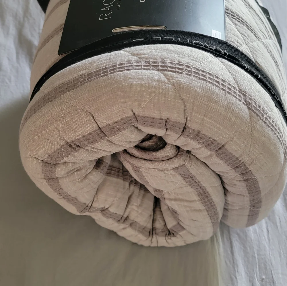 New King Cotton Quilt Rachel Zoe 106" x 92" Grey - Picture 8 of 12